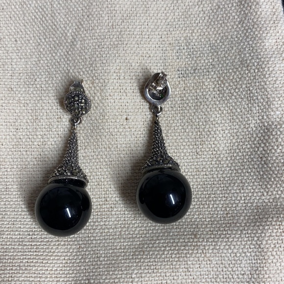 Silver Black drop earrings - Picture 3 of 7